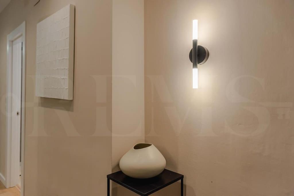 Contemporary Minimalist Apartment By Rems Málaga Eksteriør bilde