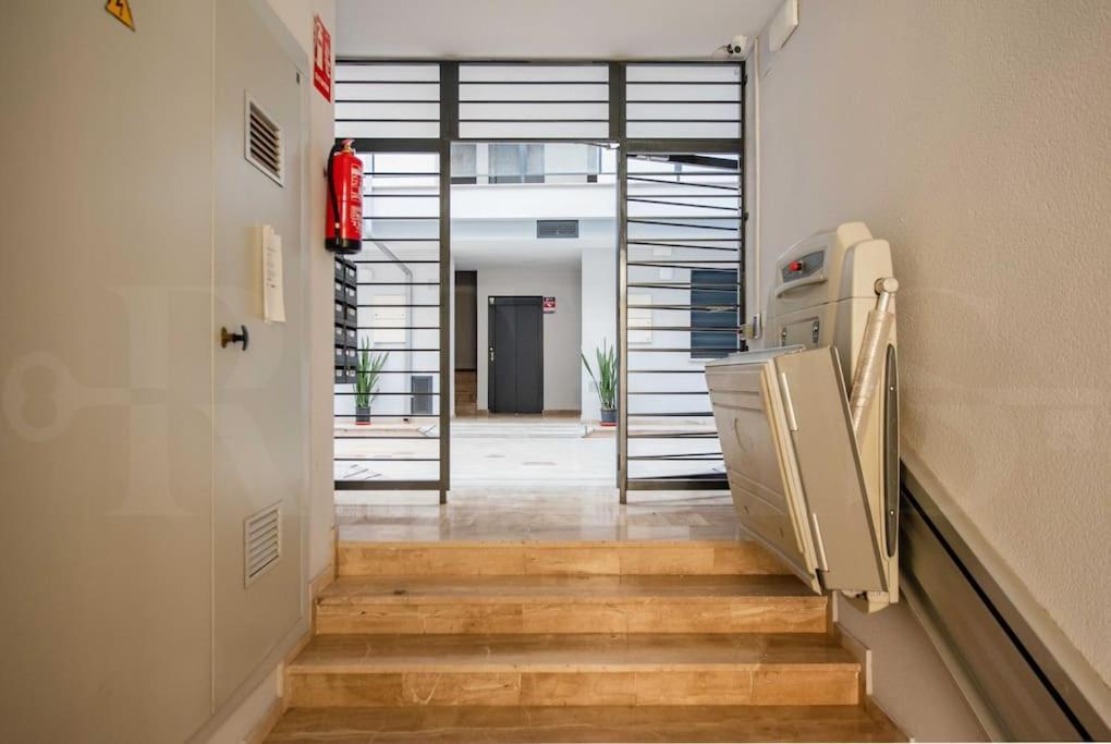 Contemporary Minimalist Apartment By Rems Málaga Eksteriør bilde