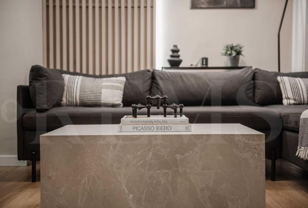 Contemporary Minimalist Apartment By Rems Málaga Eksteriør bilde