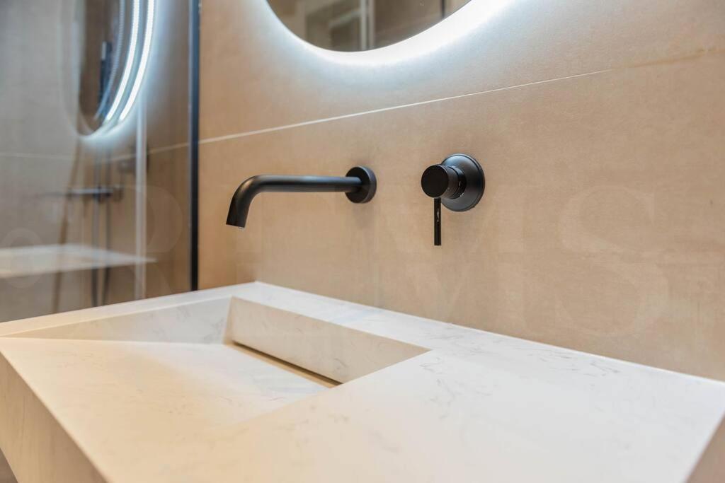 Contemporary Minimalist Apartment By Rems Málaga Eksteriør bilde