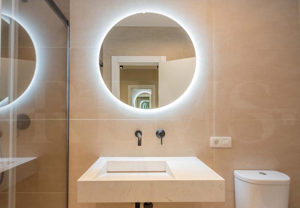Contemporary Minimalist Apartment By Rems Málaga Eksteriør bilde