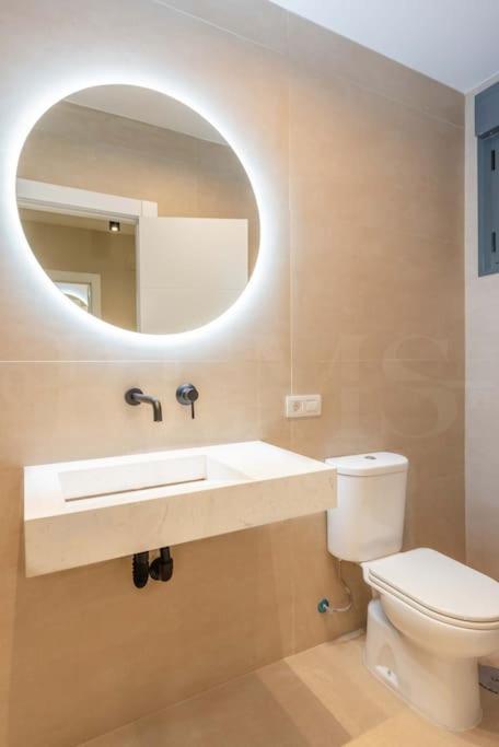 Contemporary Minimalist Apartment By Rems Málaga Eksteriør bilde