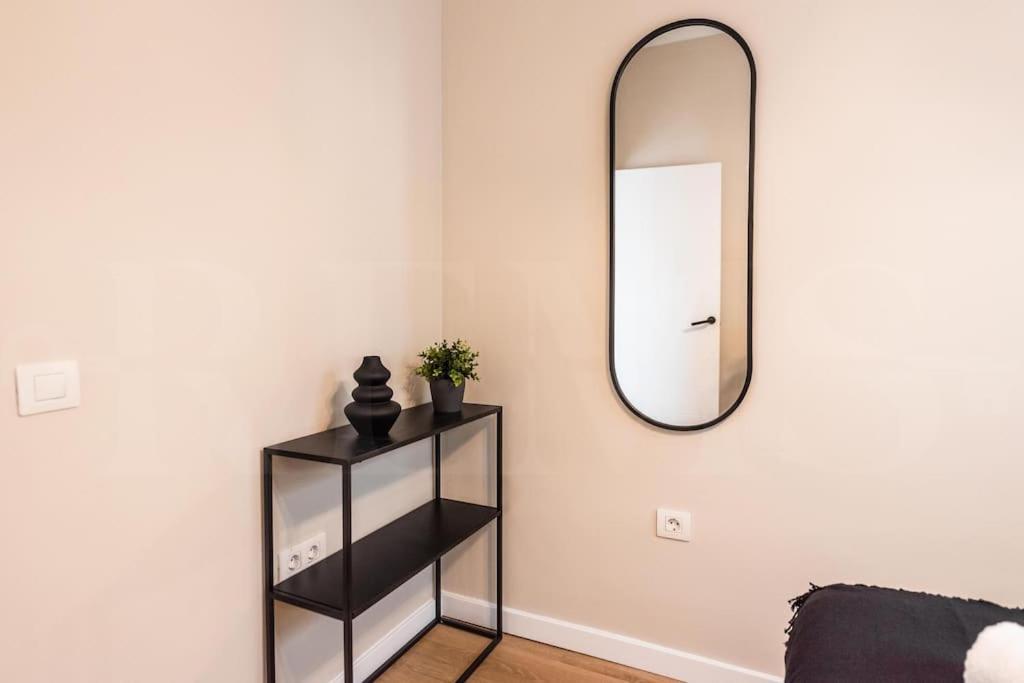 Contemporary Minimalist Apartment By Rems Málaga Eksteriør bilde